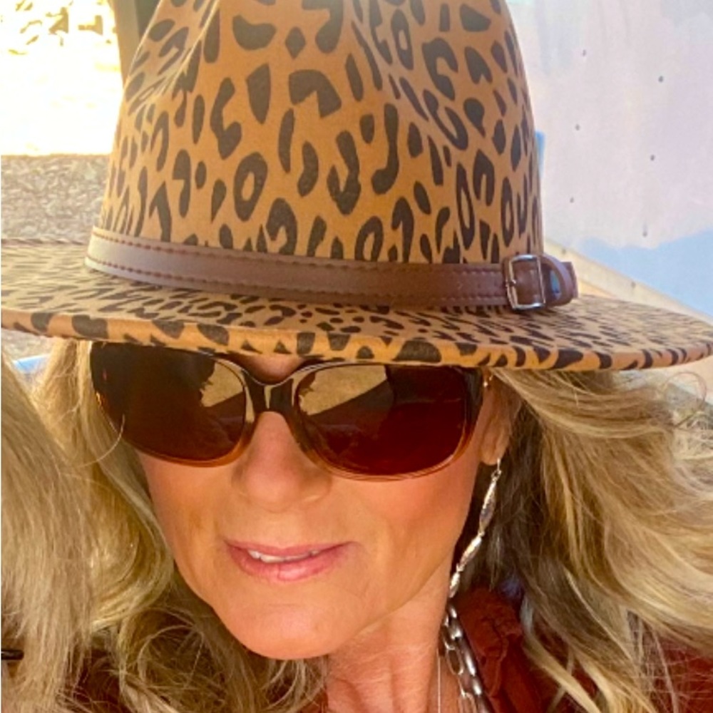 Meet your Posher, Lorrie